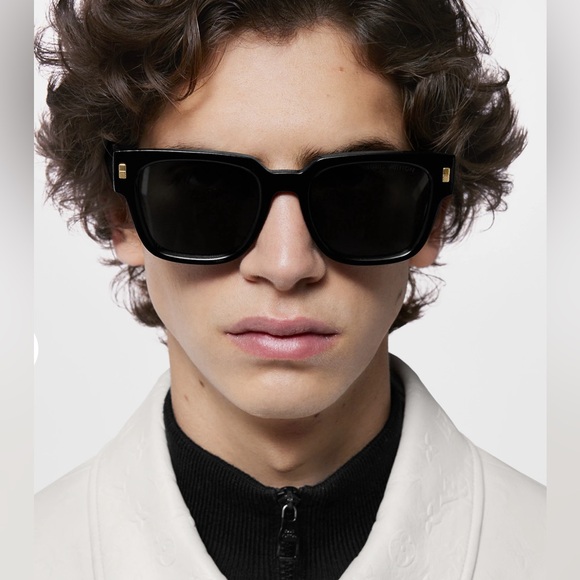 New Authentic 100% Q
Z1496E
IV Escape Square
Sunglasses - Picture 10 of 16